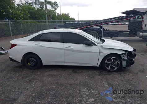 2022 Hyundai Elantra Sel z USA, uszkodzony, nr VIN 5NPLN4AG0NH060341